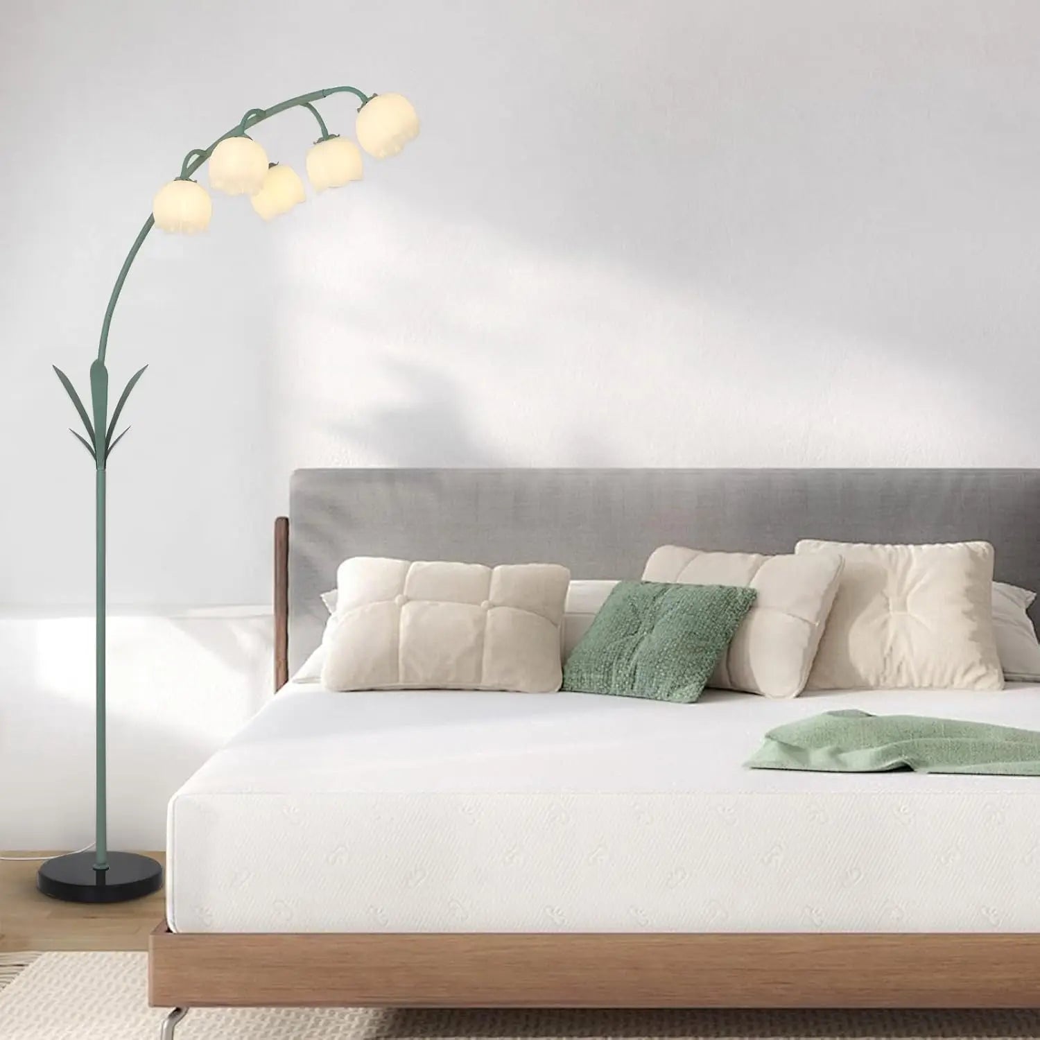 Arc Floor Lamp with Flower Design